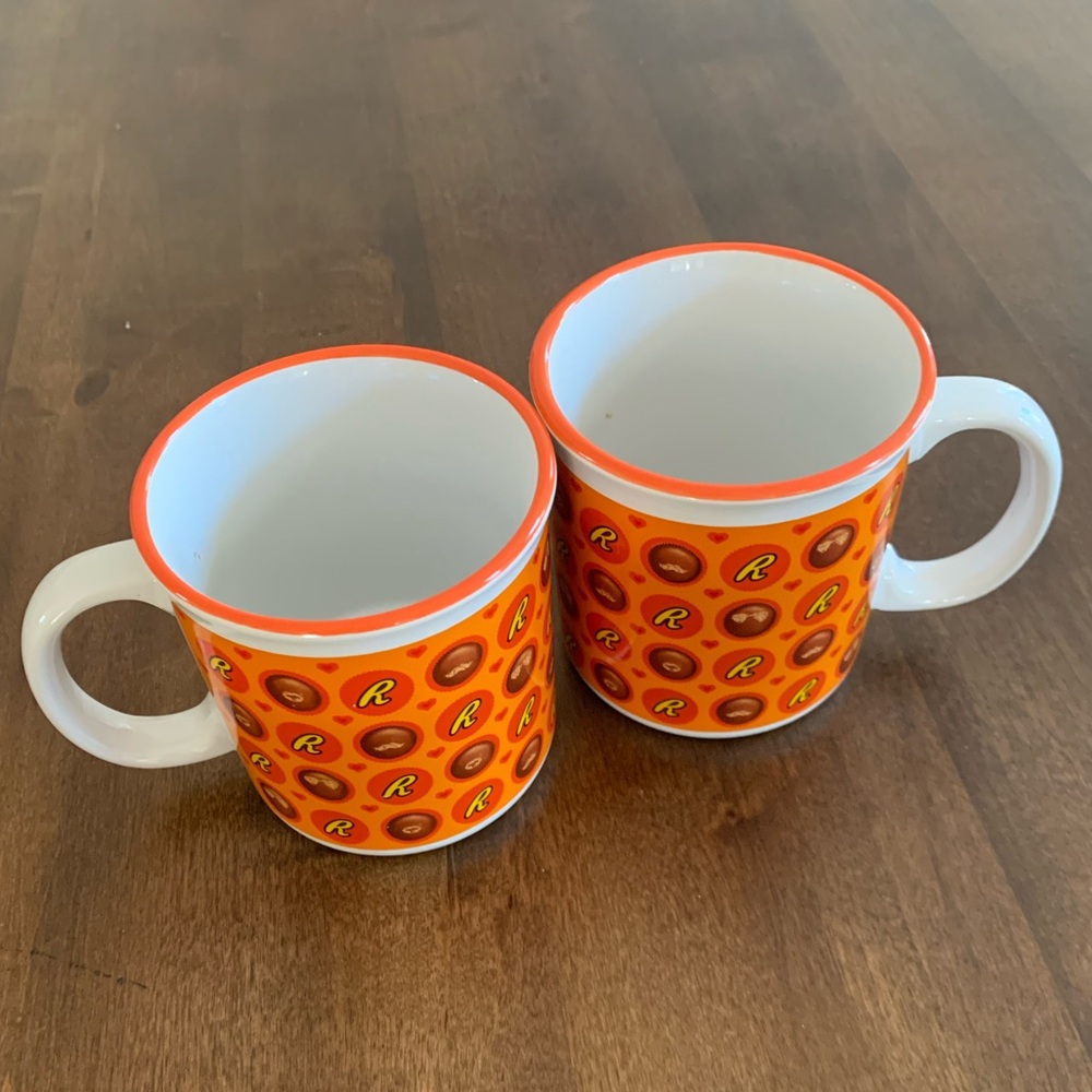 Set of Reese’s mugs. Never used.
